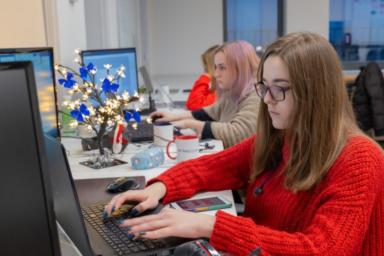 imgonline-com-ua-Resize-mONGeZGGUWSEKMH-min